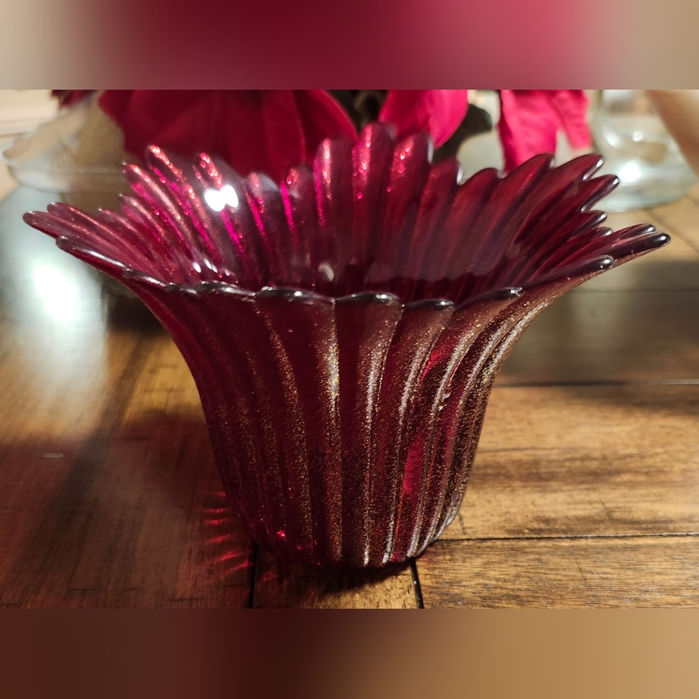 Elegant Red Glass Candle Holder - Picture 5 of 5
